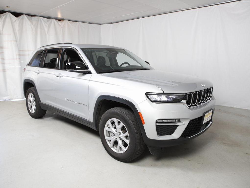 used 2022 Jeep Grand Cherokee car, priced at $31,420