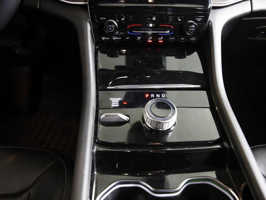 used 2022 Jeep Grand Cherokee car, priced at $31,420