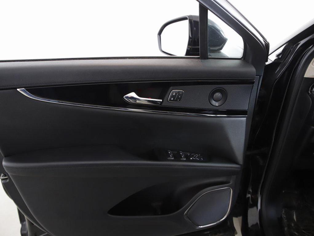 used 2021 Lincoln Nautilus car, priced at $29,879