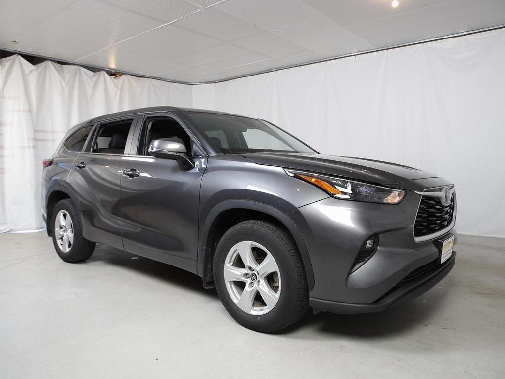 used 2024 Toyota Highlander car, priced at $31,699