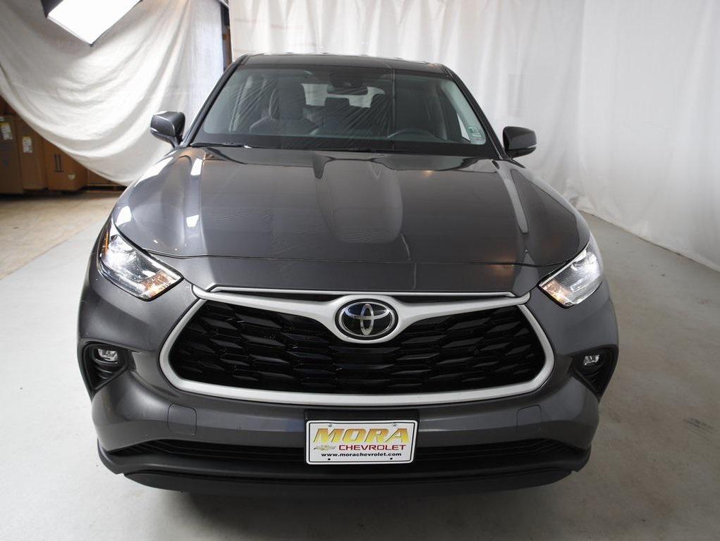 used 2024 Toyota Highlander car, priced at $31,699