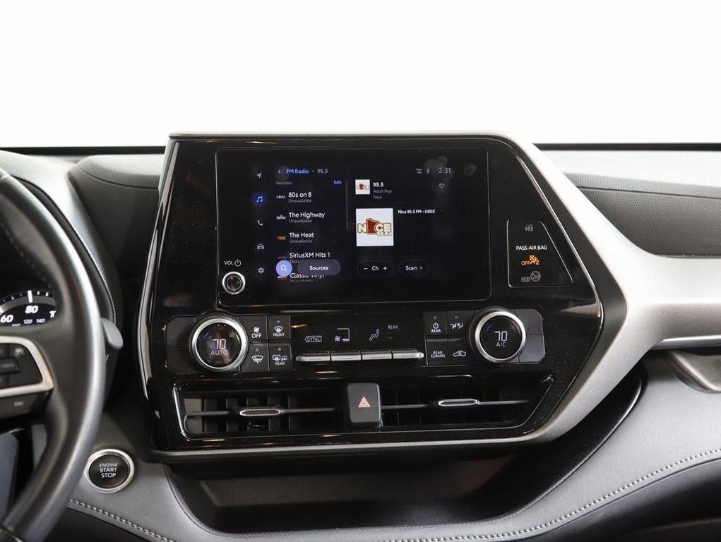 used 2024 Toyota Highlander car, priced at $31,699