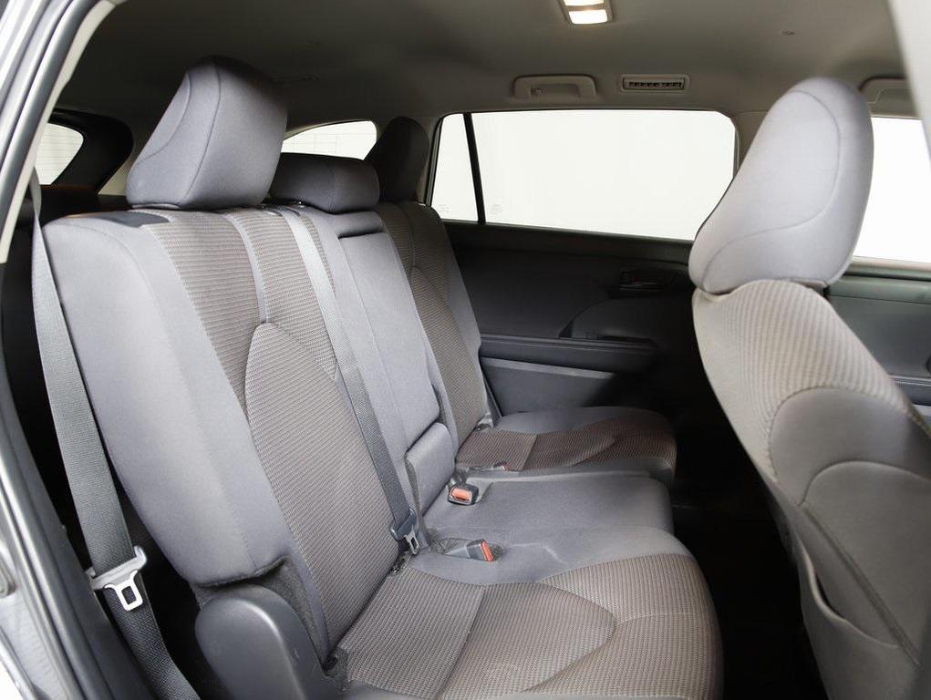 used 2024 Toyota Highlander car, priced at $31,699