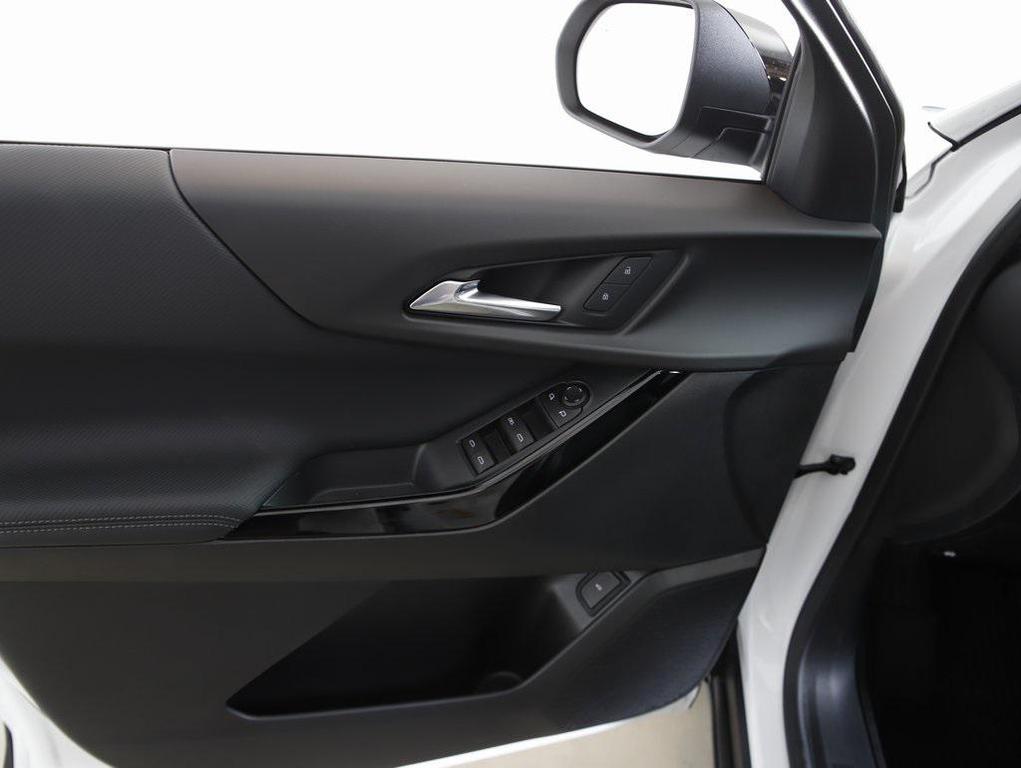 new 2026 Chevrolet Equinox car, priced at $33,660