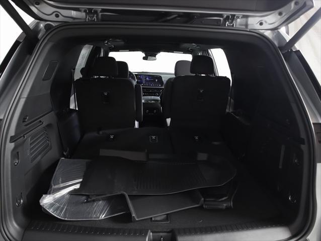 new 2025 Chevrolet Traverse car, priced at $44,995