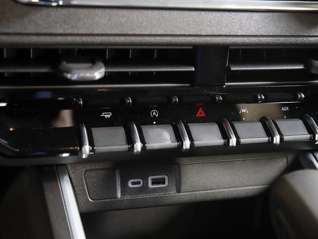 new 2026 Chevrolet Colorado car, priced at $33,725