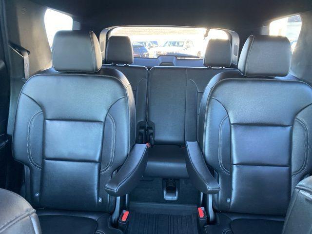 used 2023 Chevrolet Traverse car, priced at $31,500