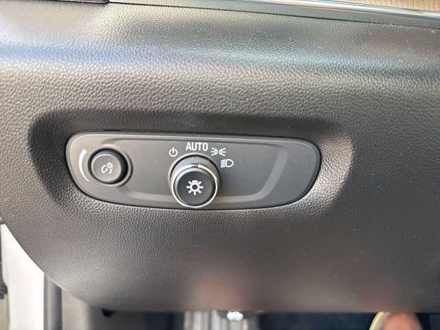 used 2023 Chevrolet Traverse car, priced at $39,900
