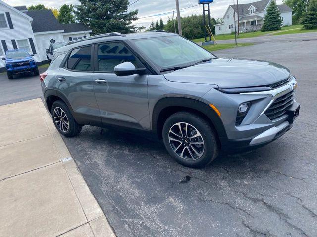 new 2025 Chevrolet TrailBlazer car, priced at $31,925