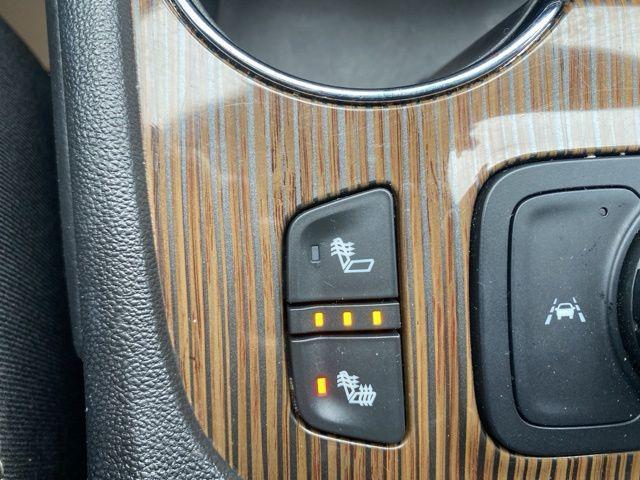 used 2022 GMC Acadia car, priced at $23,900