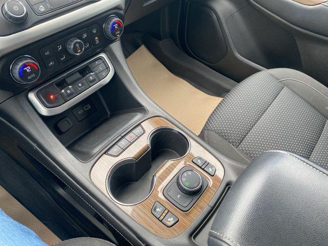 used 2022 GMC Acadia car, priced at $23,900