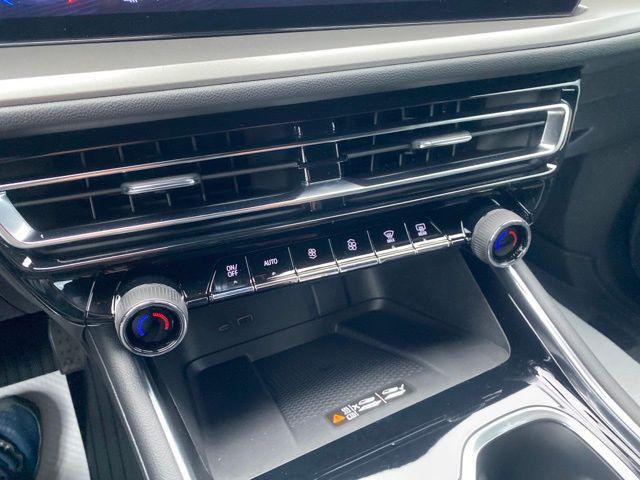 new 2025 Chevrolet Traverse car, priced at $45,540