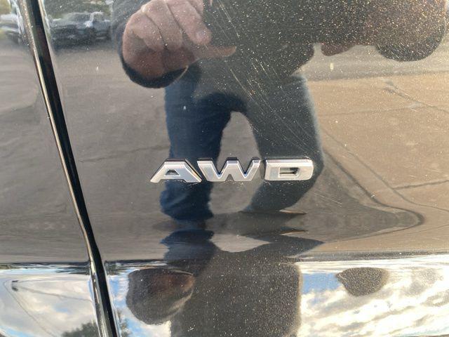 used 2023 Cadillac XT4 car, priced at $32,900