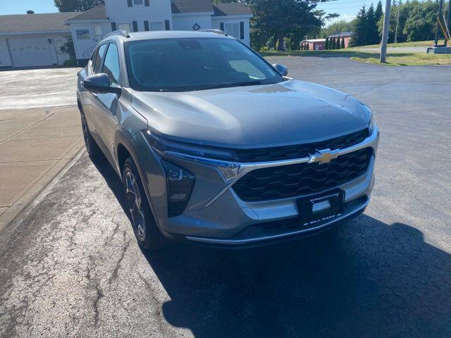 new 2025 Chevrolet Trax car, priced at $25,750