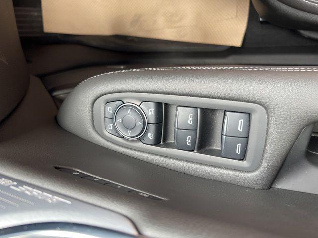 used 2023 Cadillac XT6 car, priced at $43,500