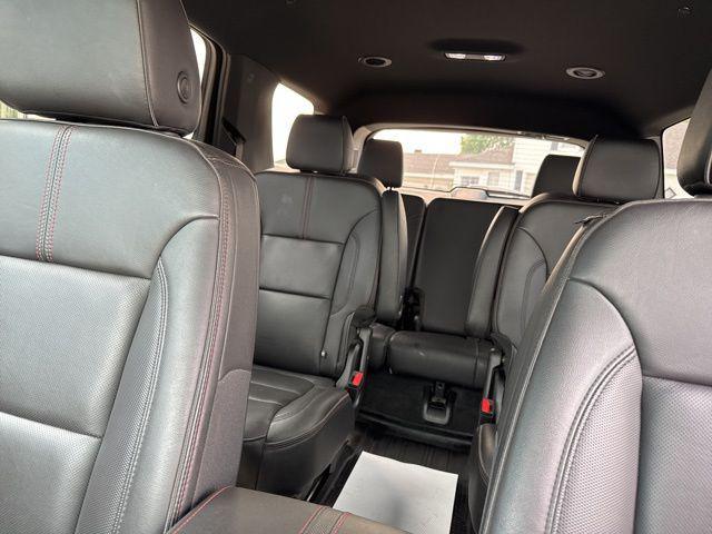 used 2023 Chevrolet Traverse car, priced at $38,500