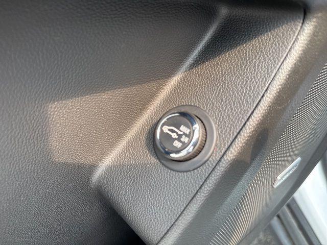 used 2023 Chevrolet Traverse car, priced at $38,500