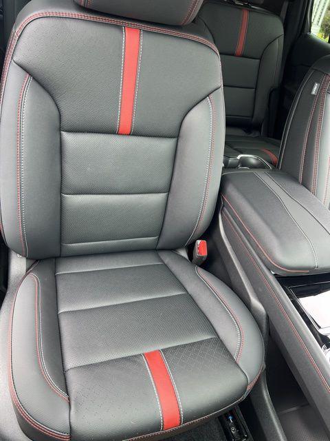 new 2025 Chevrolet Traverse car, priced at $58,370