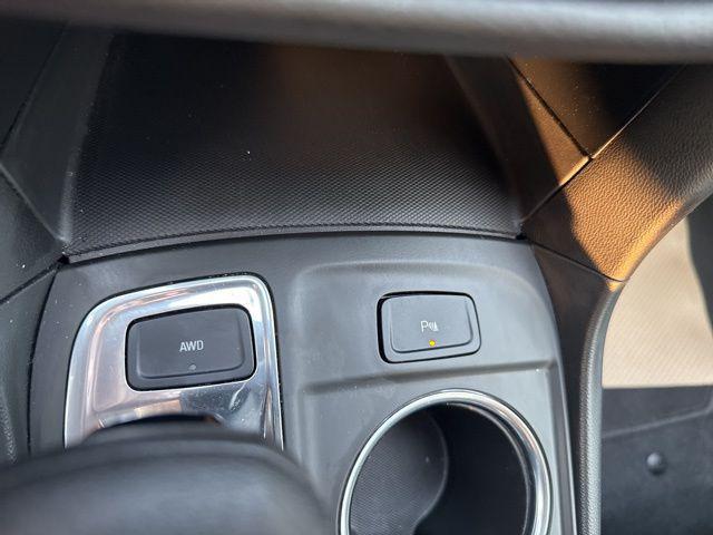 used 2022 Chevrolet Equinox car, priced at $23,900