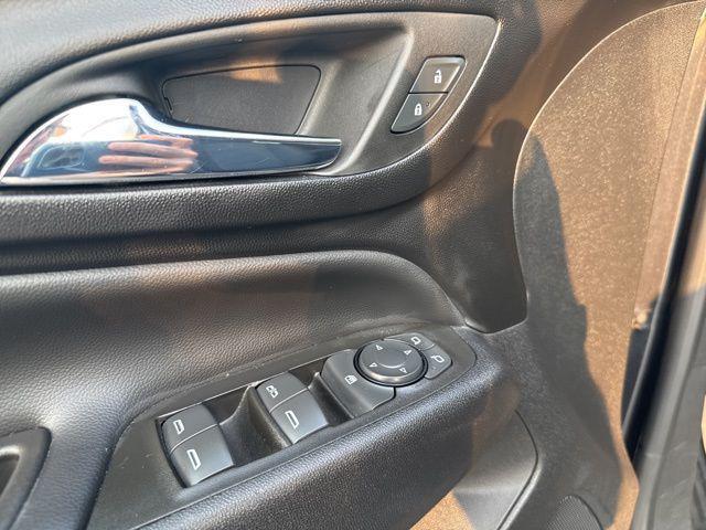 used 2022 Chevrolet Equinox car, priced at $23,900