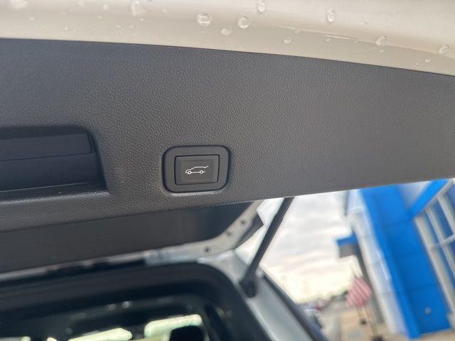 new 2025 Chevrolet Traverse car, priced at $44,695