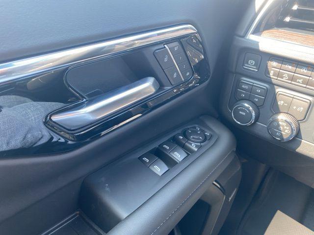 new 2025 Chevrolet Suburban car, priced at $78,265