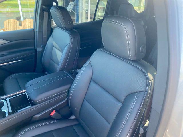 new 2025 Chevrolet Traverse car, priced at $46,045