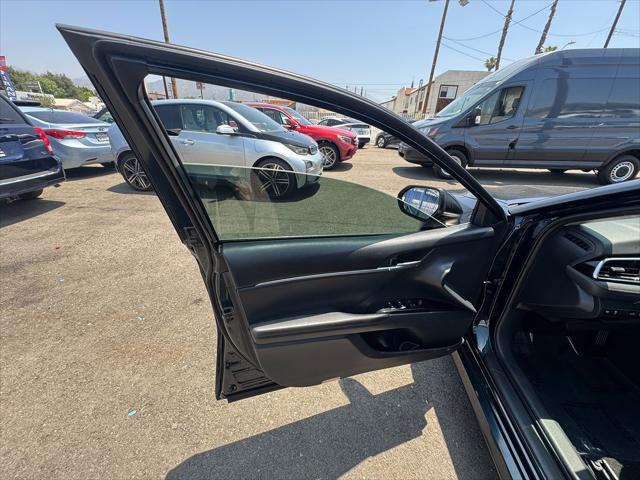 used 2018 Toyota Camry Hybrid car, priced at $14,495