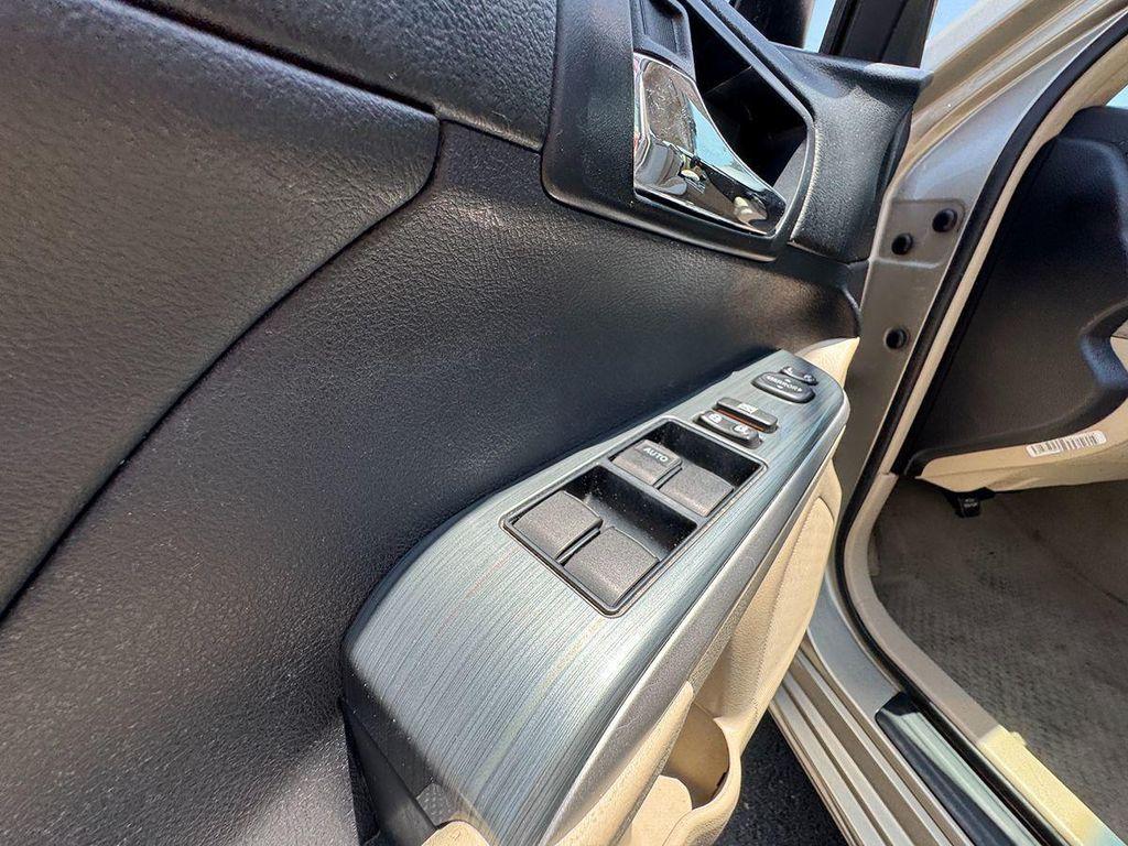 used 2013 Toyota Camry Hybrid car, priced at $10,995