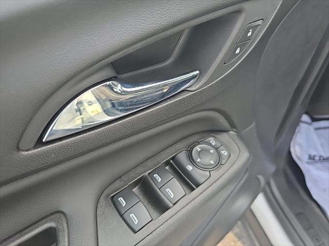 used 2022 Chevrolet Equinox car, priced at $21,250