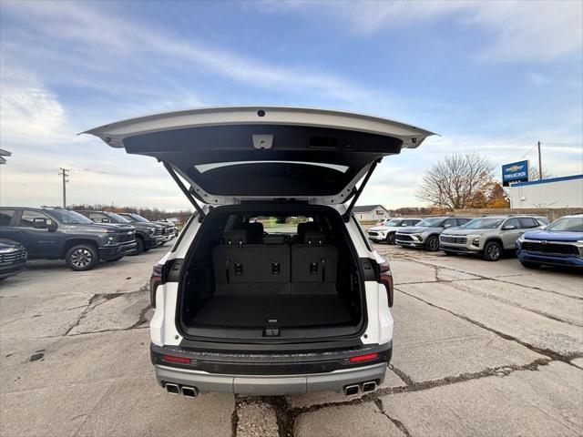 new 2025 Chevrolet Traverse car, priced at $39,184