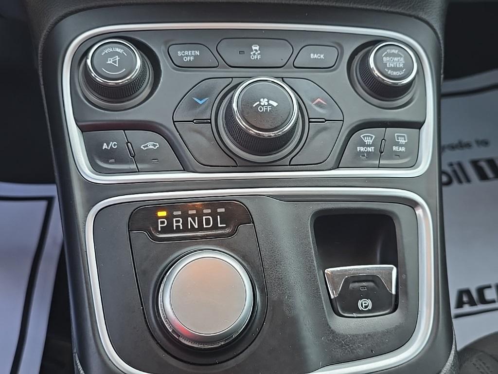 used 2015 Chrysler 200 car, priced at $6,000