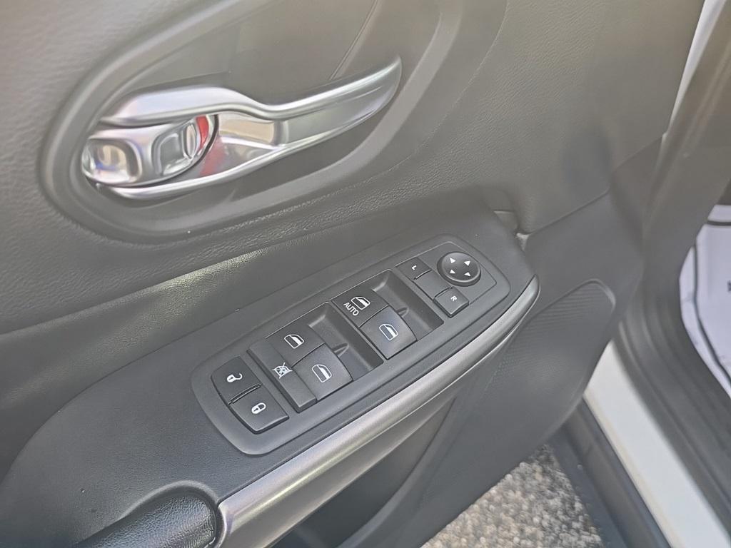 used 2019 Jeep Cherokee car, priced at $14,995