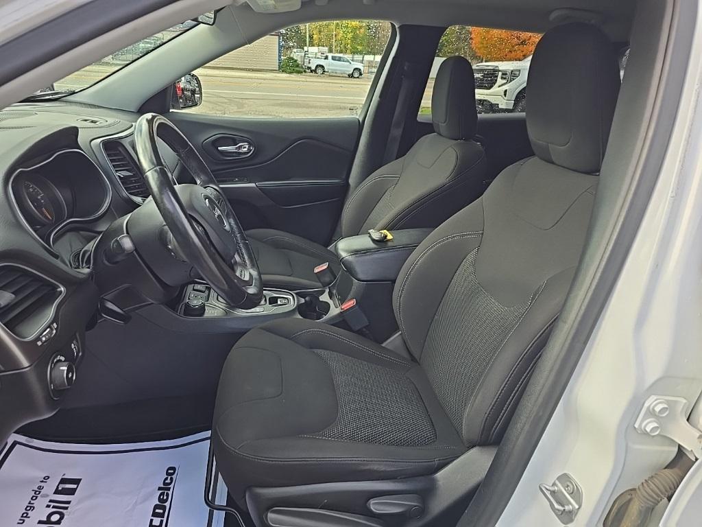 used 2019 Jeep Cherokee car, priced at $14,995