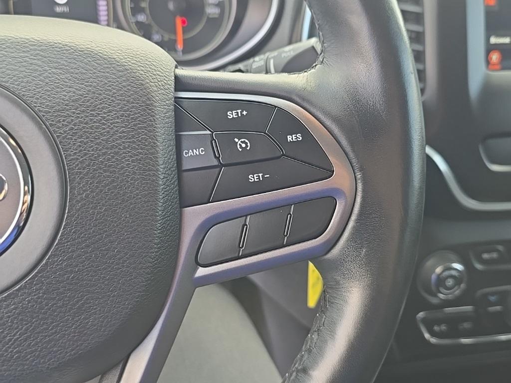 used 2019 Jeep Cherokee car, priced at $14,995