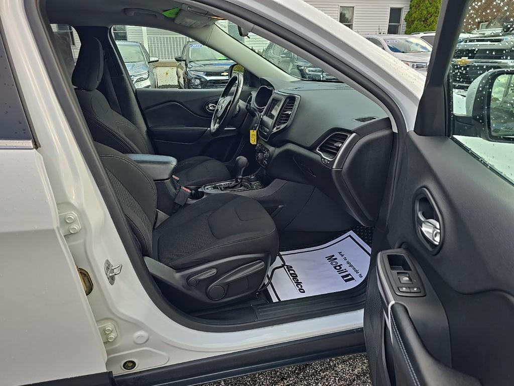 used 2019 Jeep Cherokee car, priced at $14,995