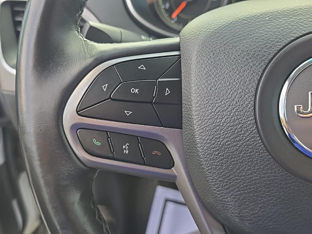 used 2019 Jeep Cherokee car, priced at $14,995