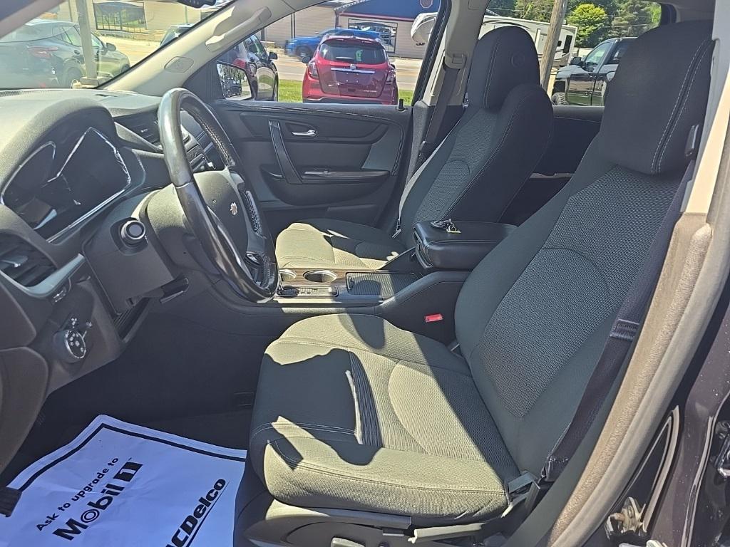 used 2015 Chevrolet Traverse car, priced at $6,200