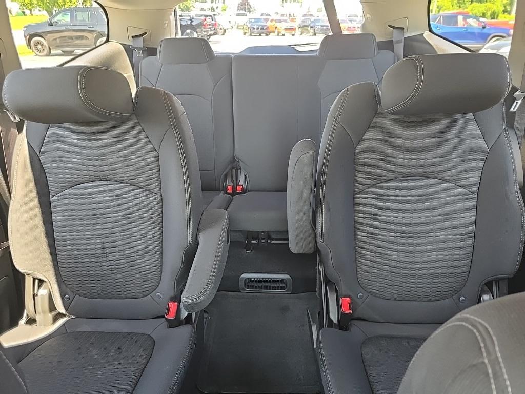 used 2015 Chevrolet Traverse car, priced at $6,200