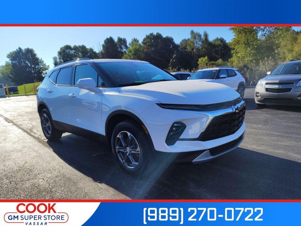 new 2025 Chevrolet Blazer car, priced at $35,527