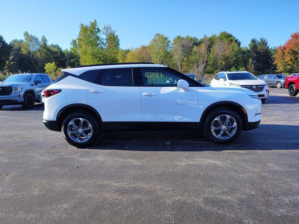 new 2025 Chevrolet Blazer car, priced at $35,527