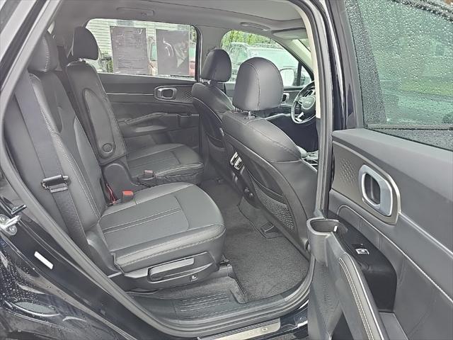 used 2022 Kia Sorento car, priced at $31,000