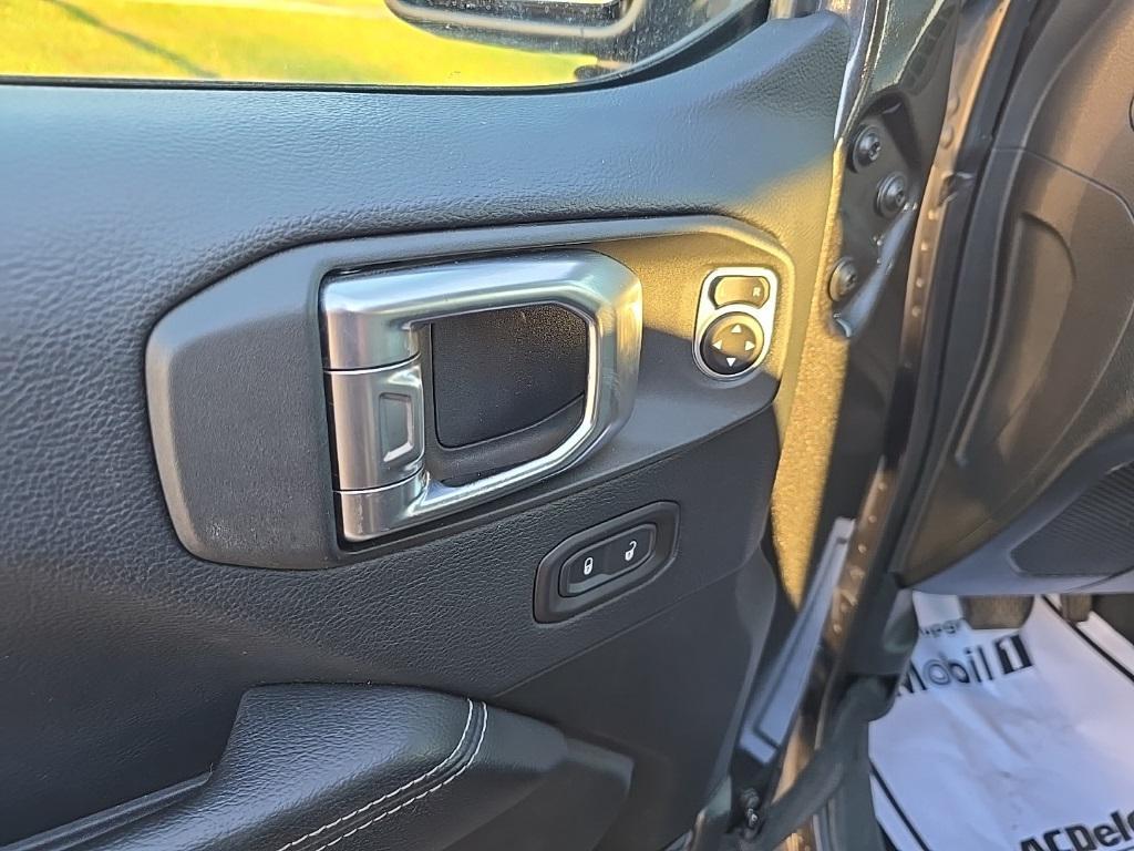 used 2018 Jeep Wrangler Unlimited car, priced at $26,995