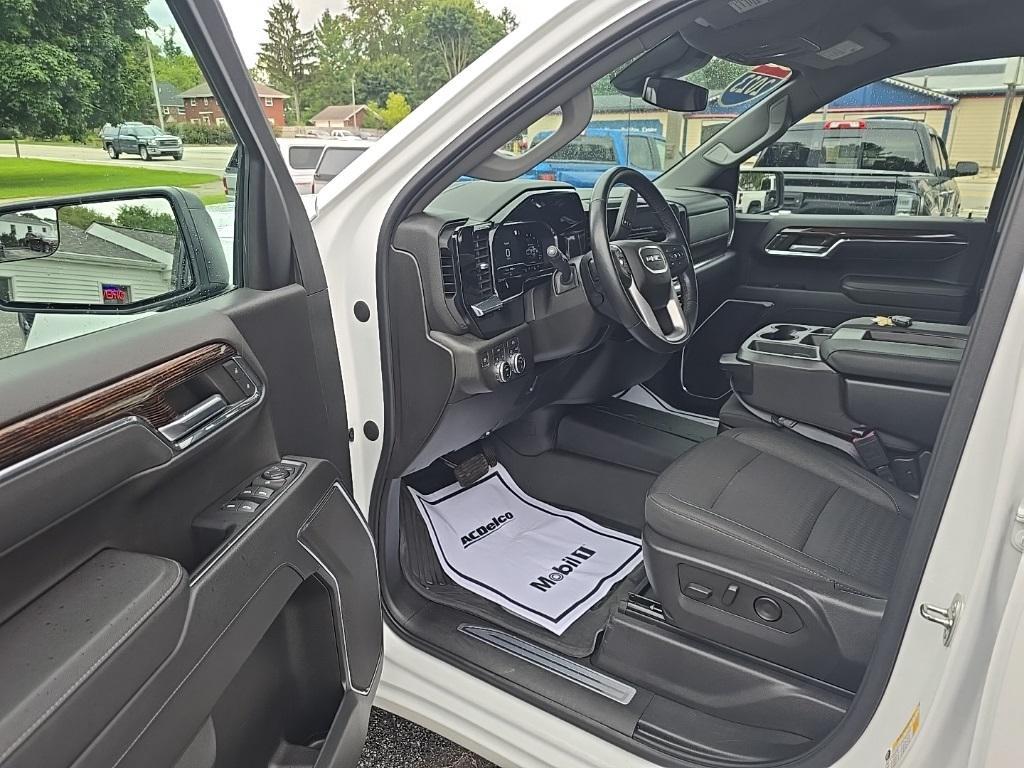 used 2023 GMC Sierra 1500 car, priced at $43,495