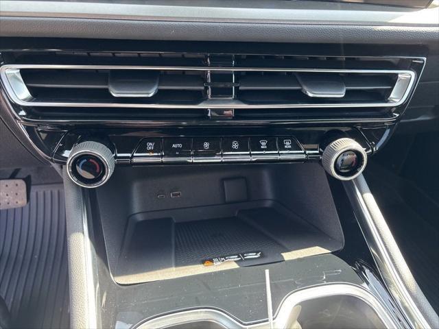 new 2025 Chevrolet Traverse car, priced at $42,571