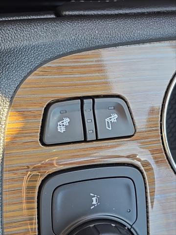 used 2022 GMC Acadia car, priced at $23,995