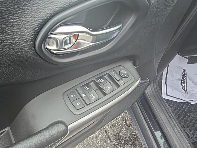 used 2019 Jeep Cherokee car, priced at $15,495