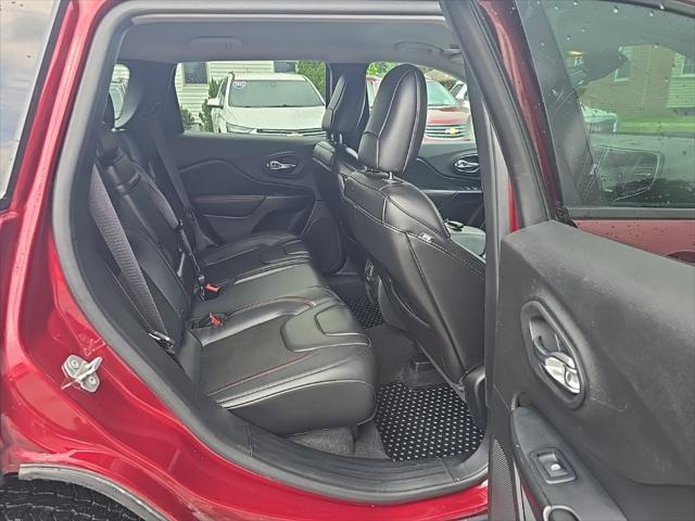 used 2019 Jeep Cherokee car, priced at $12,795