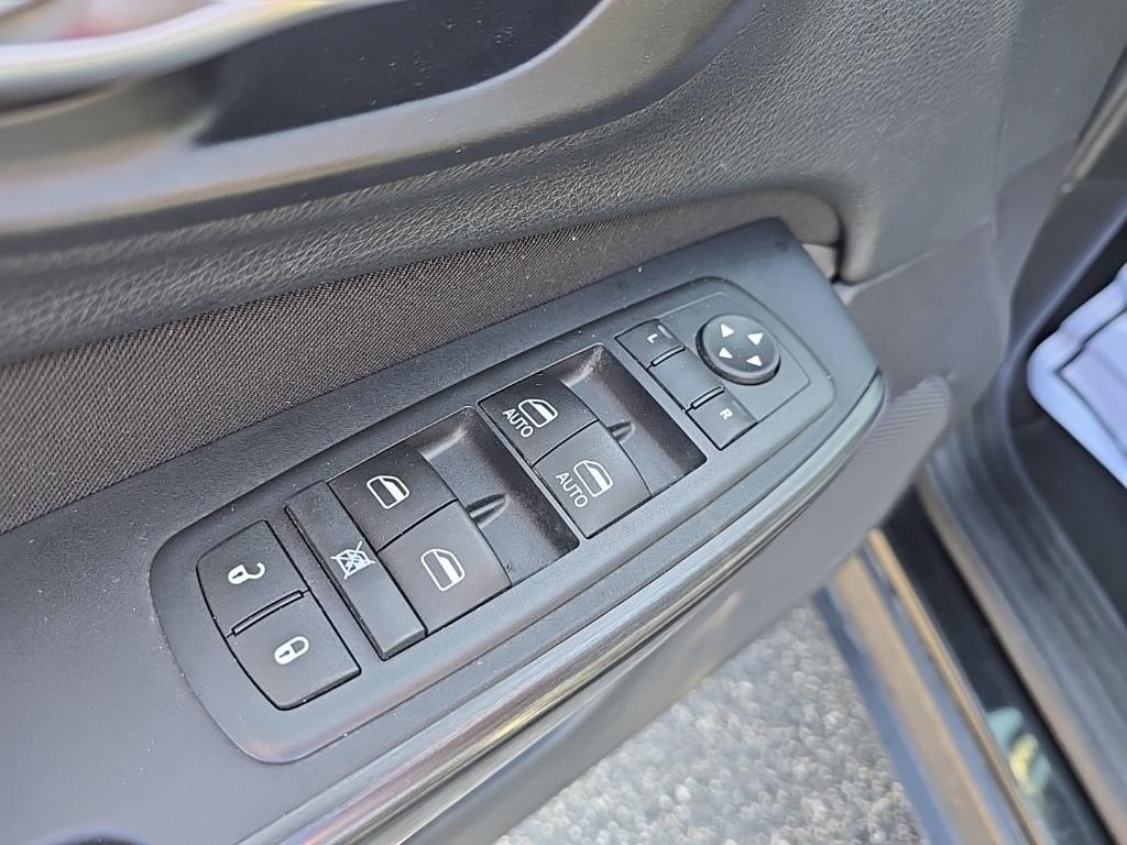 used 2015 Jeep Cherokee car, priced at $9,995