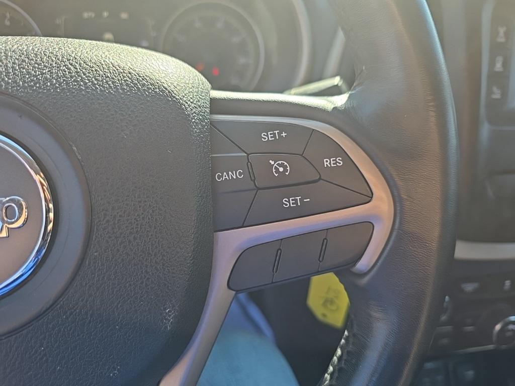 used 2015 Jeep Cherokee car, priced at $9,995
